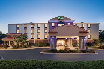 Holiday Inn Express Lavonia