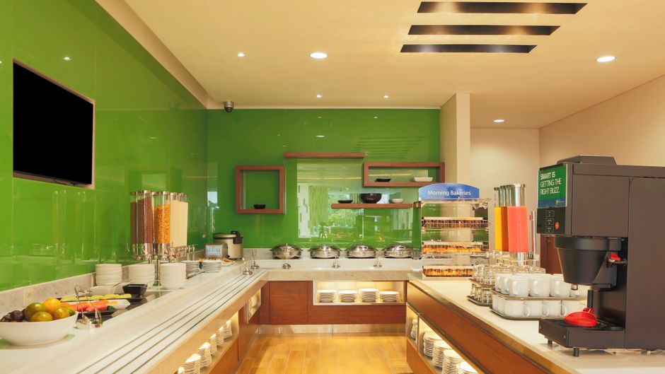 Holiday Inn Express Semarang Simpang Restaurant
