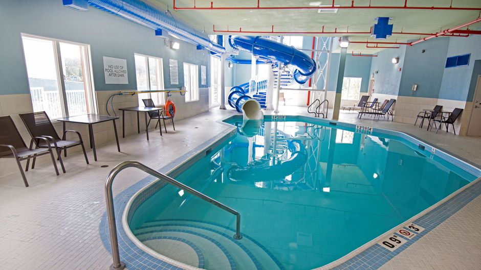 Holiday Inn Express Hinton Pool