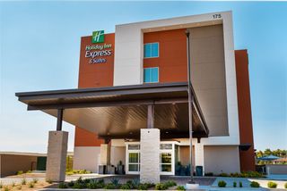 Holiday Inn Express & Suites Tropicana