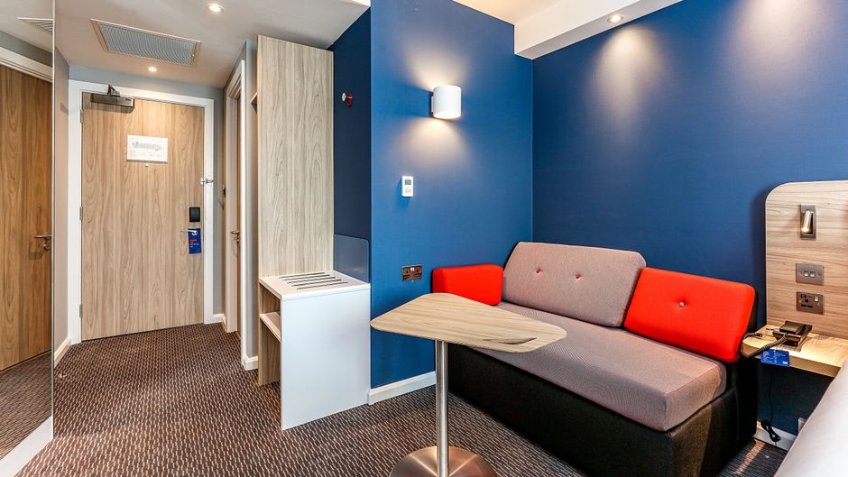 Holiday Inn Express Bicester Room