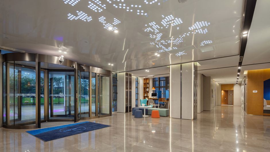 Holiday Inn Express Pinghu Lobby