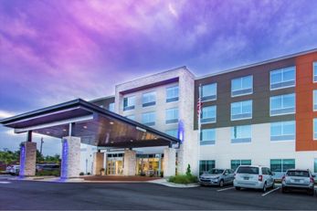 Holiday Inn Express/Suites Milledgeville