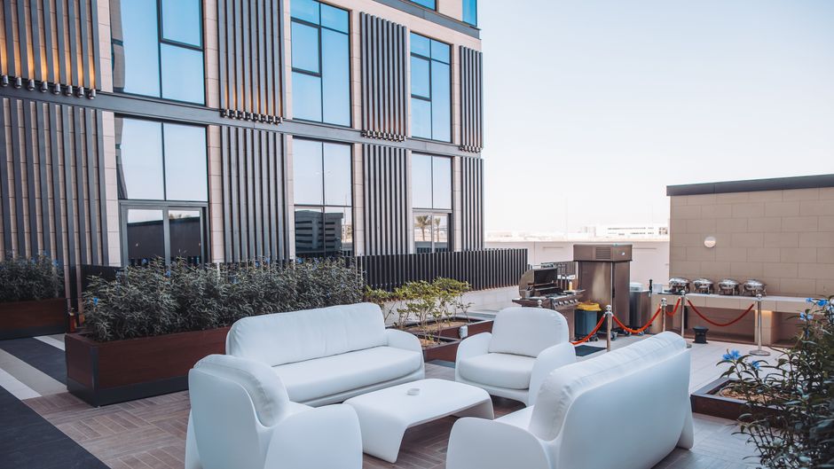 Staybridge Suites Al-Maktoum Airport Restaurant