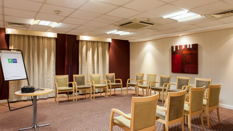 Holiday Inn Express London Stansted Arpt Meeting