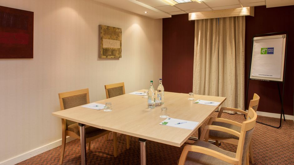 Holiday Inn Express London Stansted Arpt Meeting