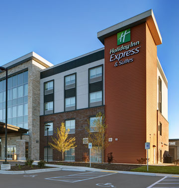 Holiday Inn Express & Suites Brookfield