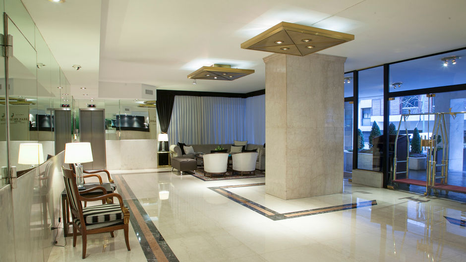Feir's Park Hotel & Rooftop Lobby