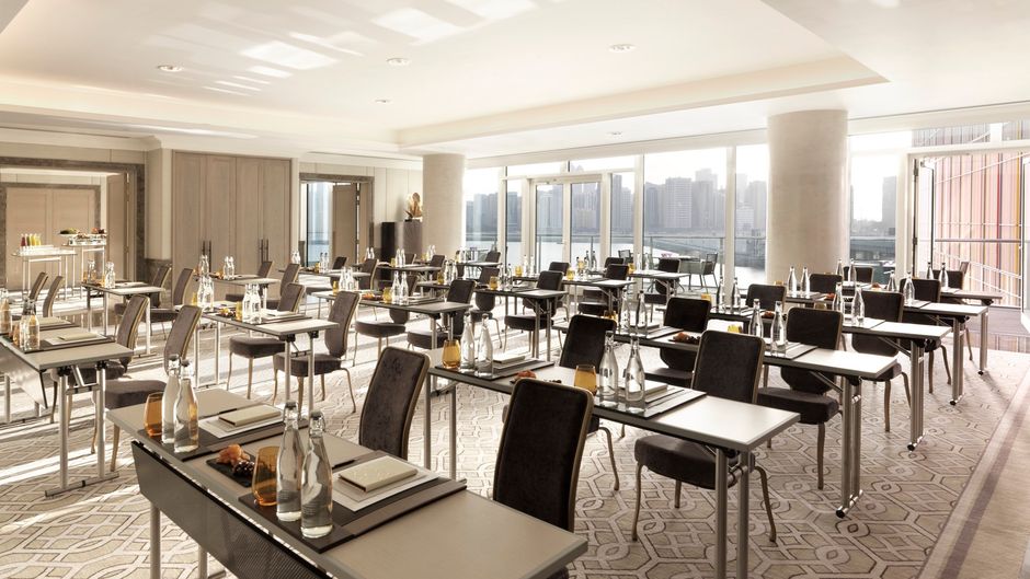Four Seasons Abu Dhabi Meeting