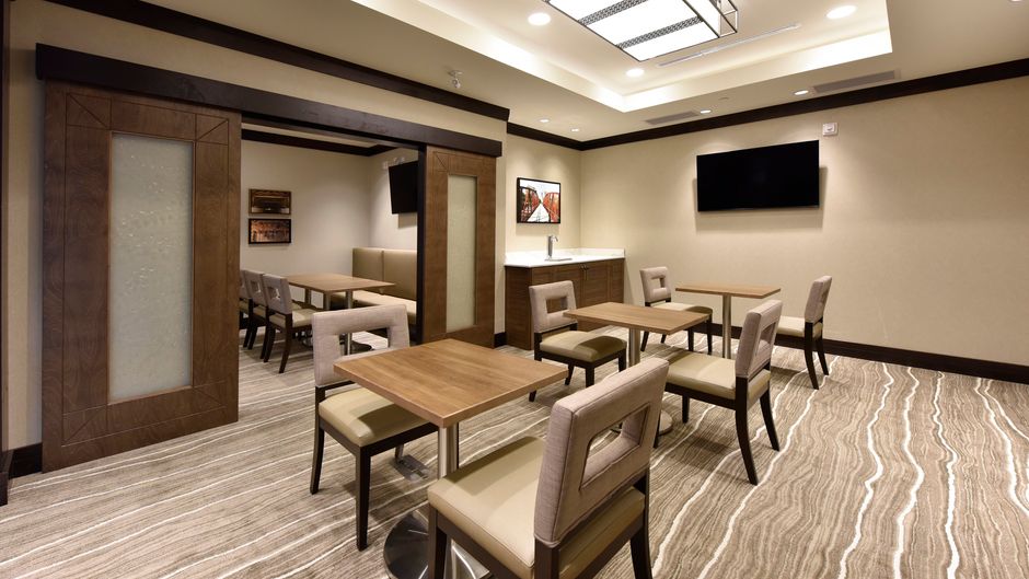 Staybridge Suites Waterloo-St Jacobs Meeting