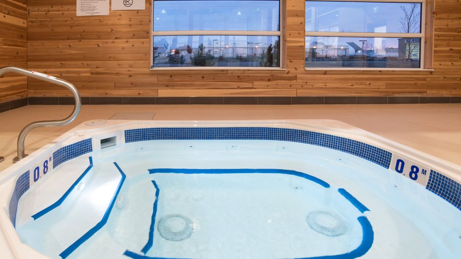 Holiday Inn Express & Stes N Battleford Pool