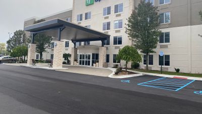 Holiday Inn Express Wixom