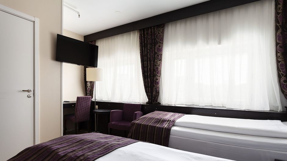 Jarva Park Hotel Room