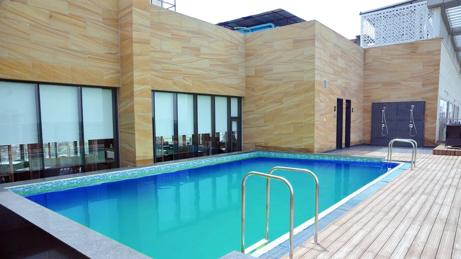 Holiday Inn Gurugram Sector 90 Pool