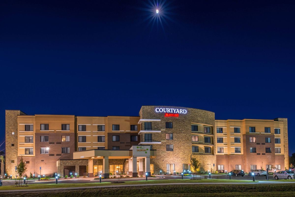 Courtyard Marriott Jacksonville Images & Videos First Class
