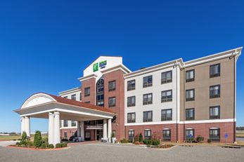 Holiday Inn Express Hotel & Suites Pryor