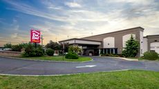 Red Roof PLUS+ Woodbridge - Carteret