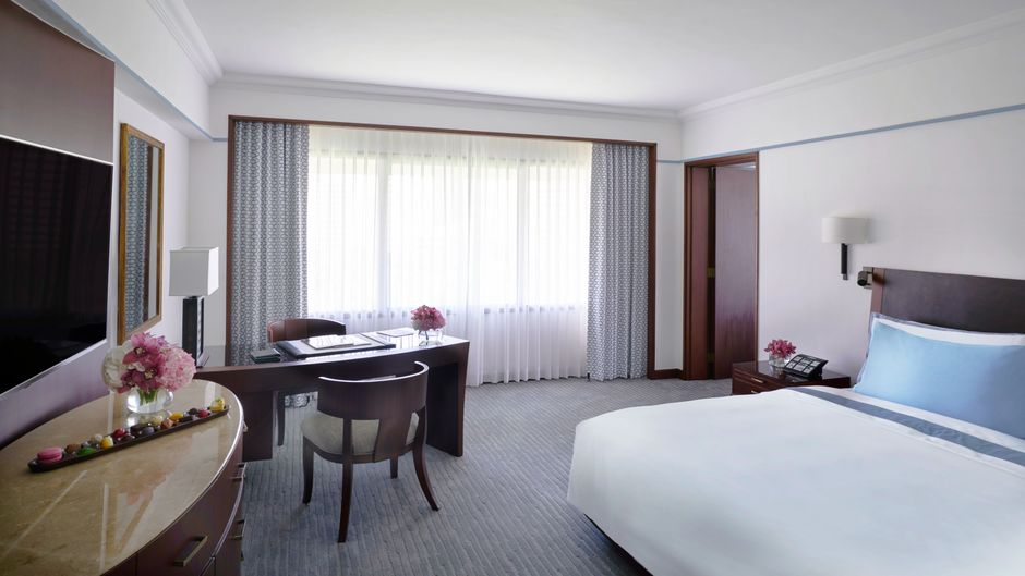 The Peninsula Manila Suite
