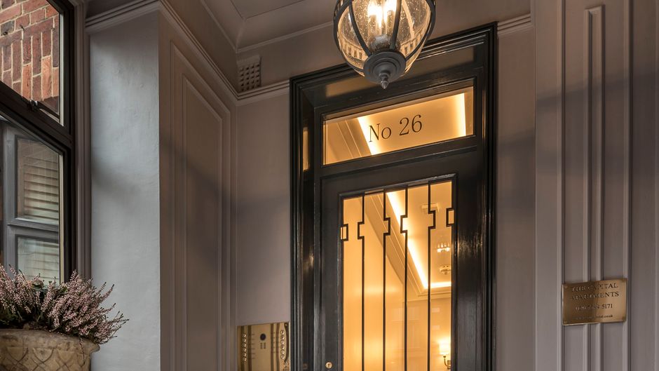 Capital Hotel, Apartments & Townhouse Lobby