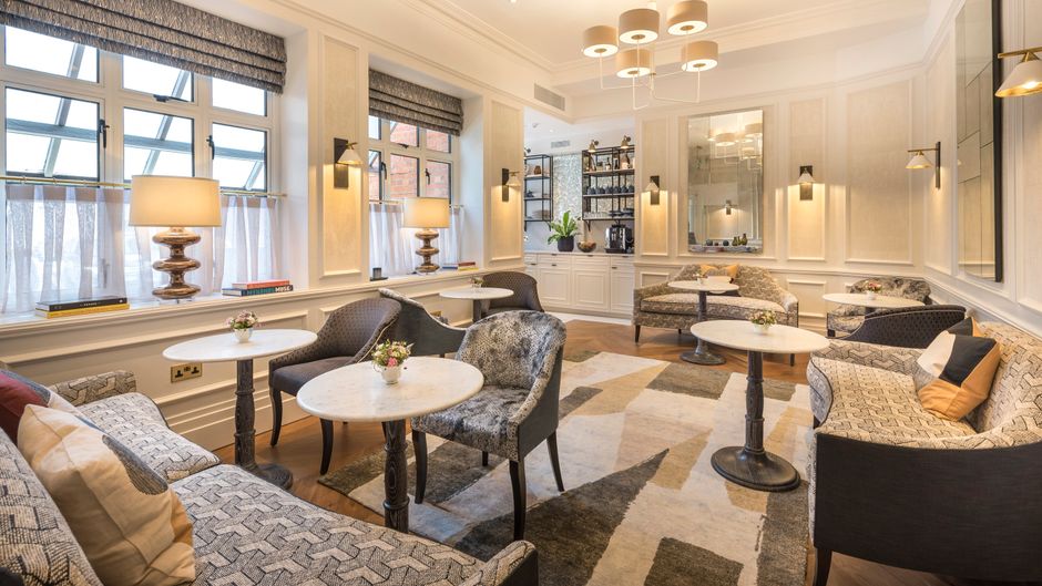 Capital Hotel, Apartments & Townhouse Lobby