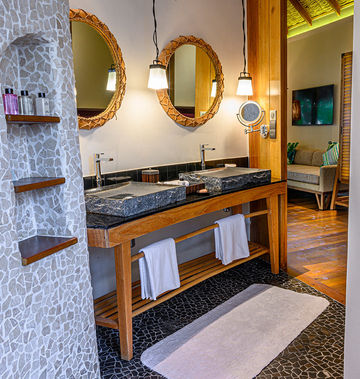 Constance Moofushi Resort