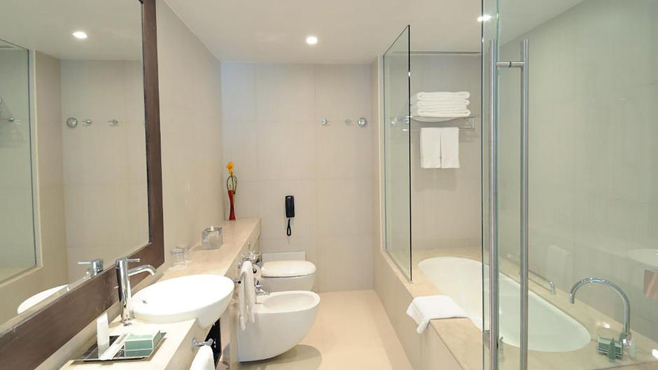 Crowne Plaza Abu Dhabi-Yas Island Room