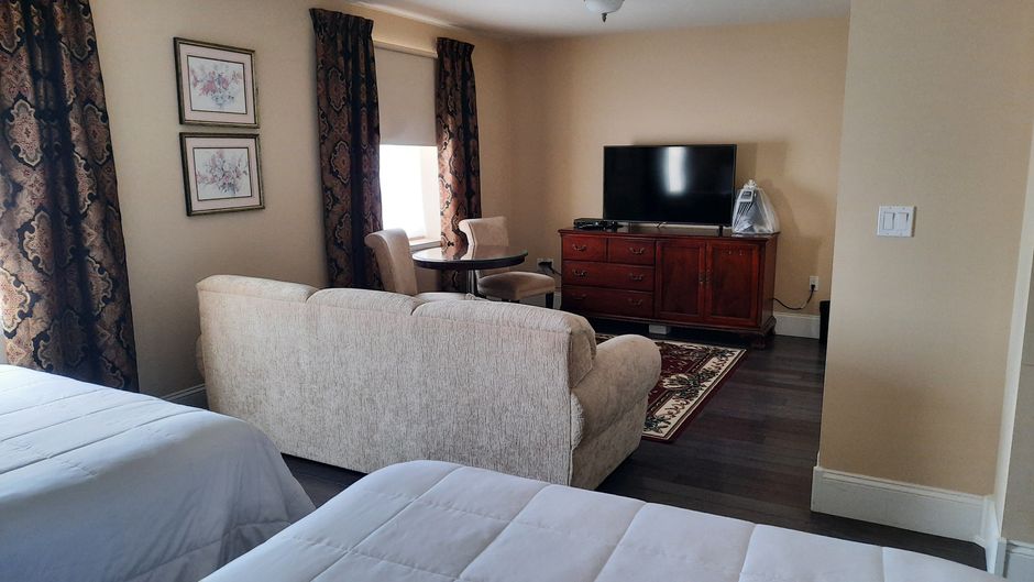 Grant Hall Hotel Room