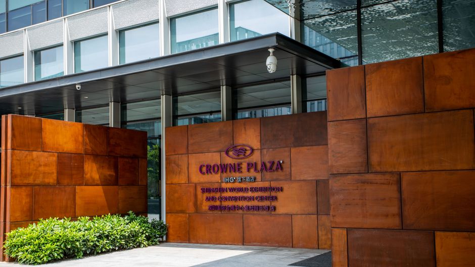 Crowne Plaza Shenzhen WECC Exterior
