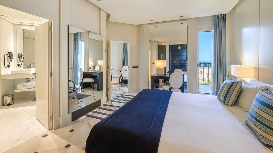 Las Arenas Balneario Resort Suite