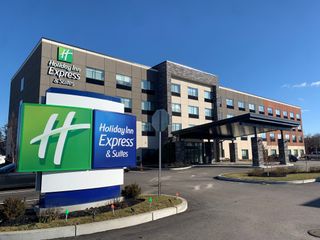 Holiday Inn Express/Suites Randolph
