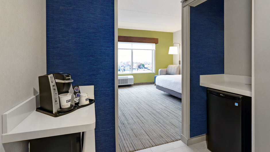 Holiday Inn Express & Suites Collingwood Suite