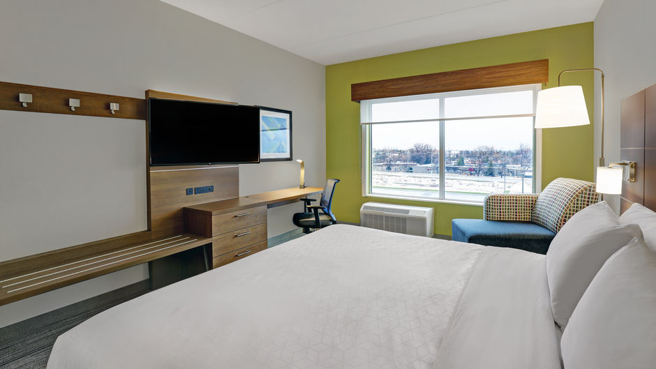 Holiday Inn Express & Suites Collingwood Room