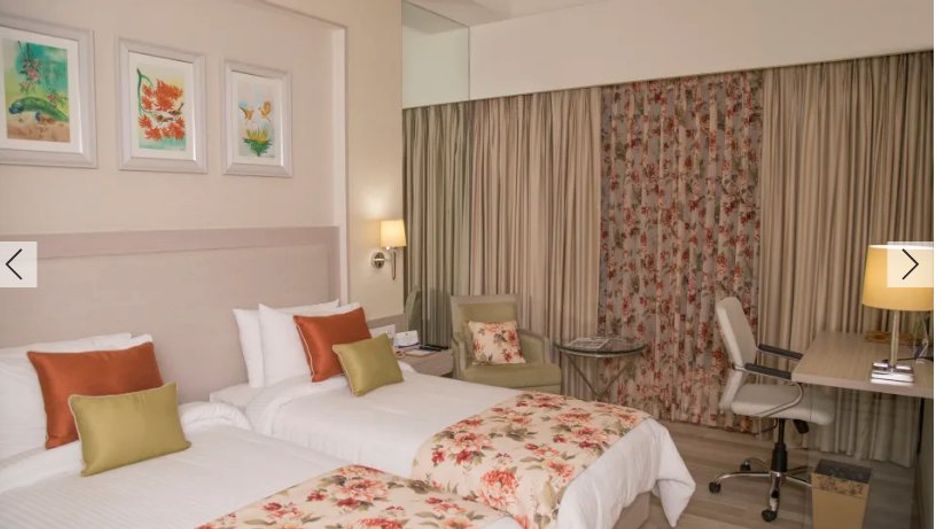 Efcee Sarovar Premiere Bhavnagar Room