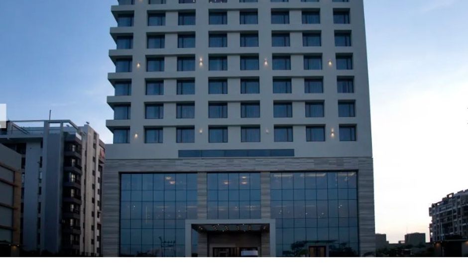 Efcee Sarovar Premiere Bhavnagar Exterior