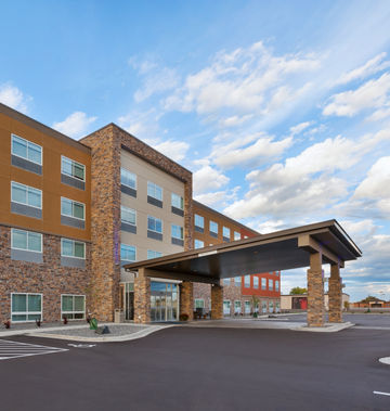 Holiday Inn Express & Stes West I-94