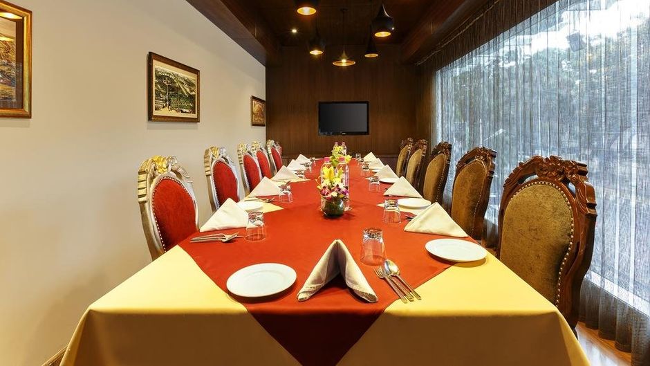 La Marvella Sarovar Premiere Hotel Restaurant