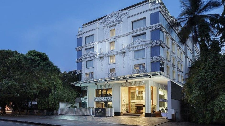 La Marvella Sarovar Premiere Hotel Exterior