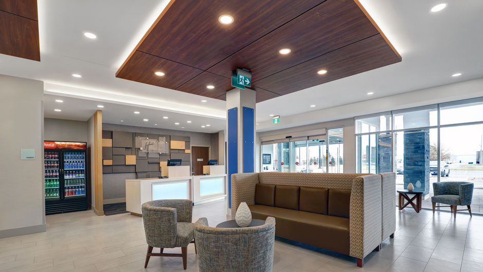 Holiday Inn Express & Suites Port Elgin Lobby