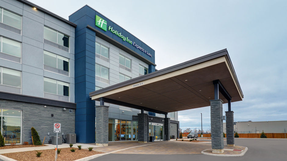 Holiday Inn Express & Suites Port Elgin Exterior