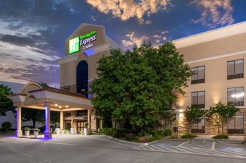 Holiday Inn Express Hotel & Suites