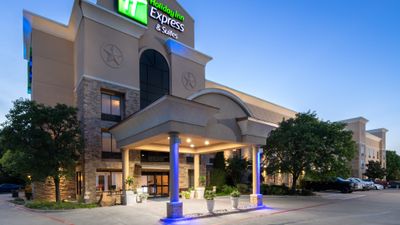 Holiday Inn Express Hotel & Suites