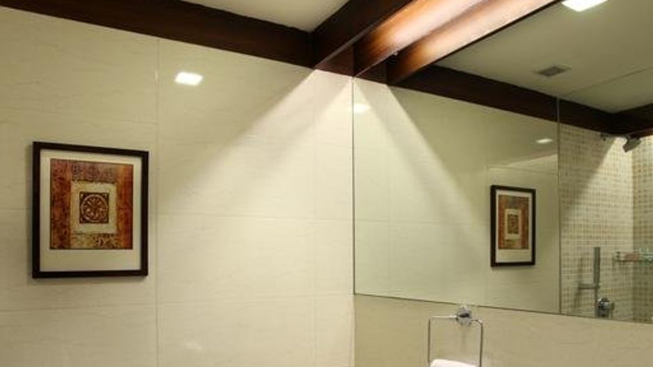 Mahagun Sarovar Portico Room