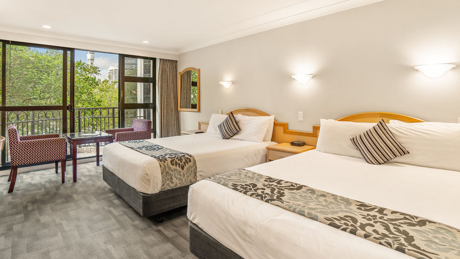 Parkside Hotel & Apartments Room