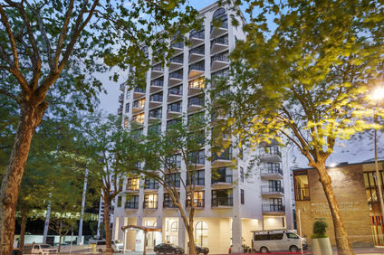 Parkside Hotel & Apartments