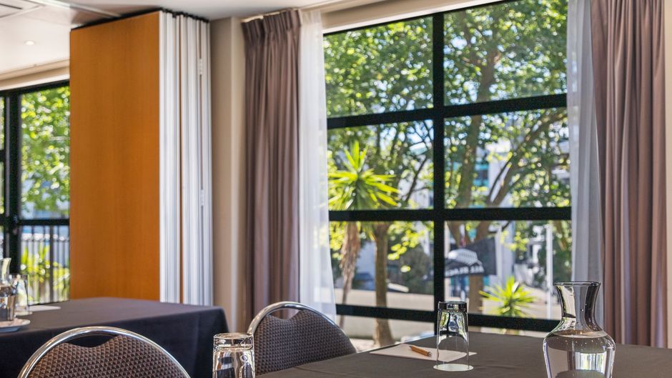 Parkside Hotel & Apartments Meeting