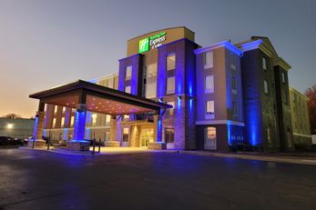 Holiday Inn Express Hotel & Suites