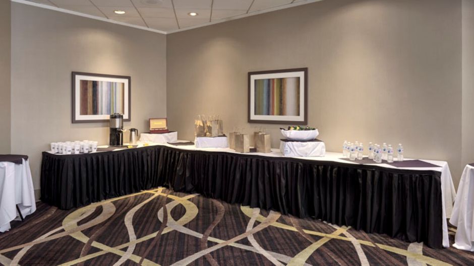 Holiday Inn Express Vancouver Metrotown Meeting