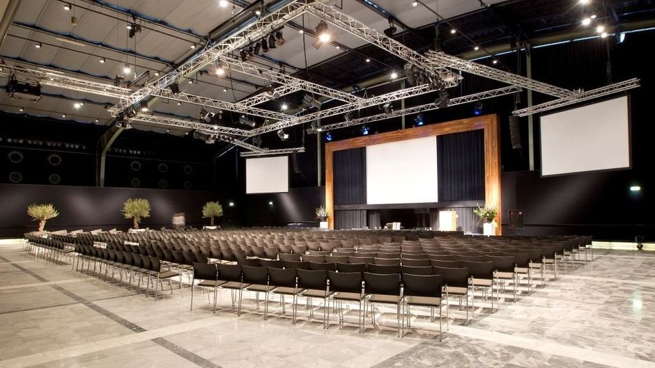 Postillion Hotel & Convention Centre WTC Meeting