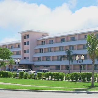 Castaways Resort & Suites