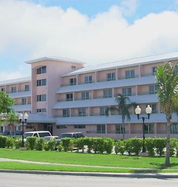 Castaways Resort & Suites